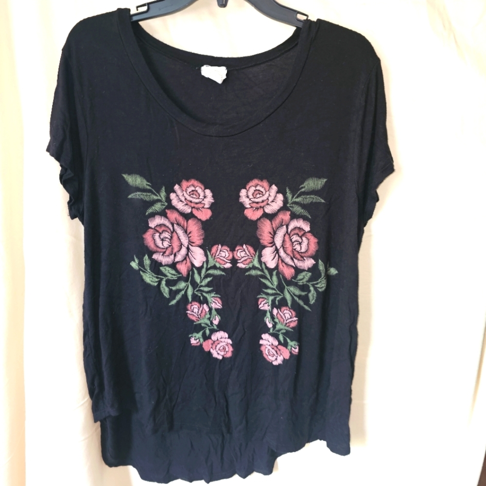 Black lightweight top with roses on front